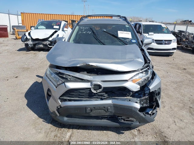Toyota Rav4 Xle 2019 JTMW1RFV0KJ005405 Image 12