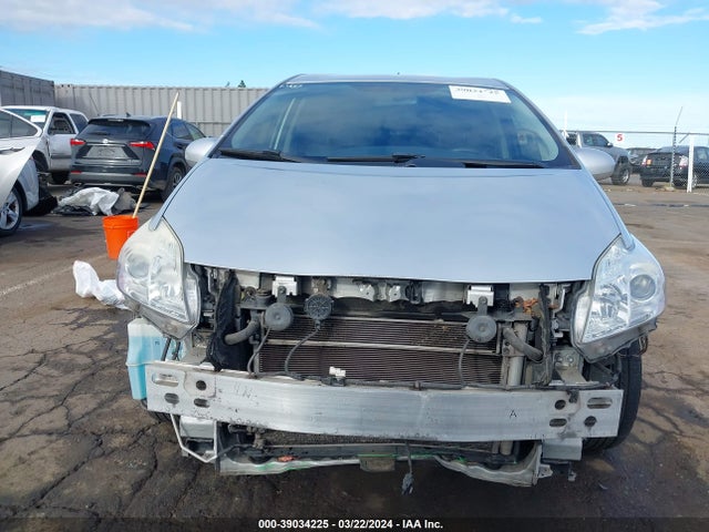 Toyota Prius Three 2015 JTDKN3DU5F0415168 Image 13