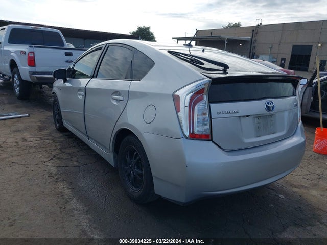 Toyota Prius Three 2015 JTDKN3DU5F0415168 Image 3