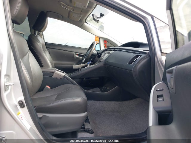 Toyota Prius Three 2015 JTDKN3DU5F0415168 Image 5