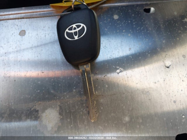 Toyota COROLLA LE 2018 5YFBURHE5JP833317 Image 11