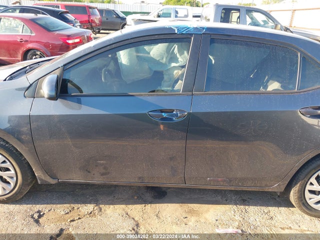 Toyota COROLLA LE 2018 5YFBURHE5JP833317 Image 14
