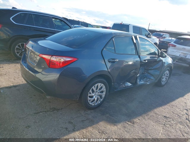 Toyota COROLLA LE 2018 5YFBURHE5JP833317 Image 4