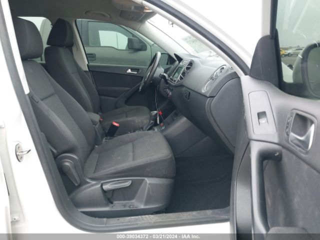 WVGAV7AX6HK047913 Volkswagen Tiguan 2.0t/2.0t S