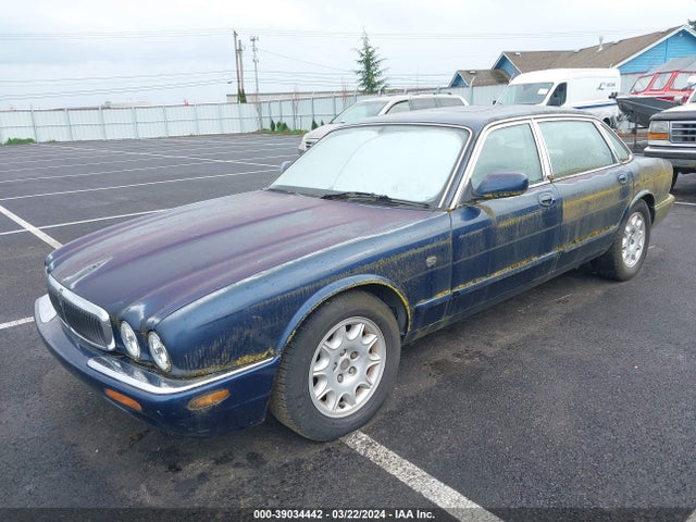 1998 JAGUAR XJ8 SAJHX6246WC833831 Photo 1