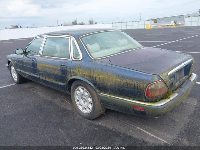 1998 JAGUAR XJ8 SAJHX6246WC833831 Photo 2