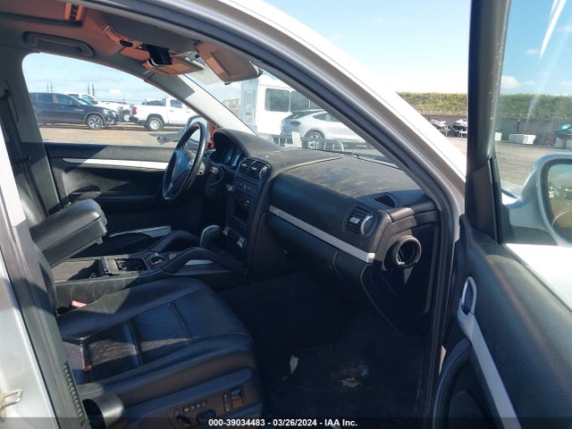 2005 PORSCHE CAYENNE WP1AA29P95LA25299 Photo 4