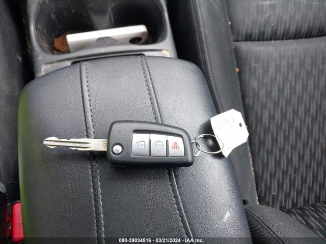 Nissan ROGUE S 2017 KNMAT2MT6HP575606 Image 11
