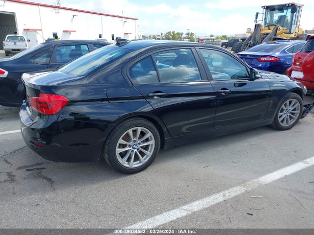 BMW 320i 2016 WBA8A9C57GK618326 Image 4