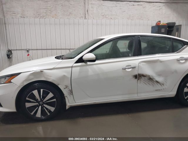 1N4BL4DW1NN346046 Nissan Altima Sv Intelligent Awd