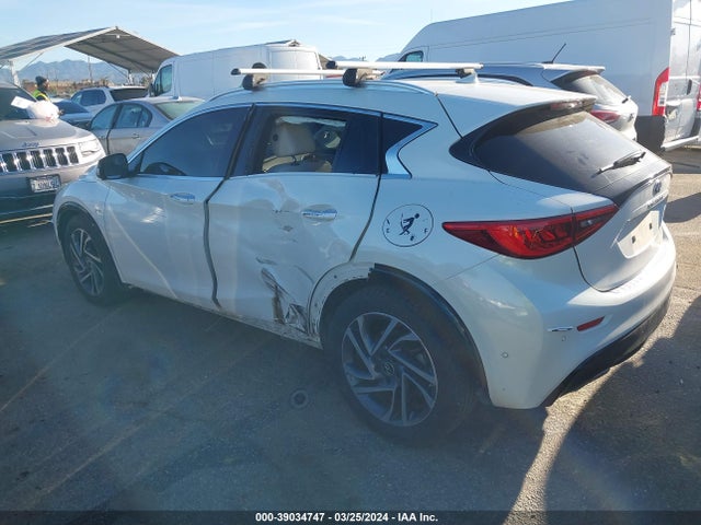 Infiniti Qx30 Premium 2017 SJKCH5CP6HA026309 Image 3