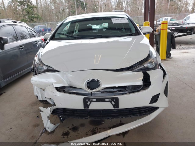 Toyota Prius Two 2018 JTDKBRFU5J3059157 Image 11