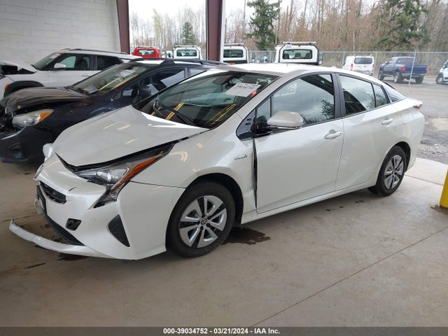 Toyota Prius Two 2018 JTDKBRFU5J3059157 Image 2