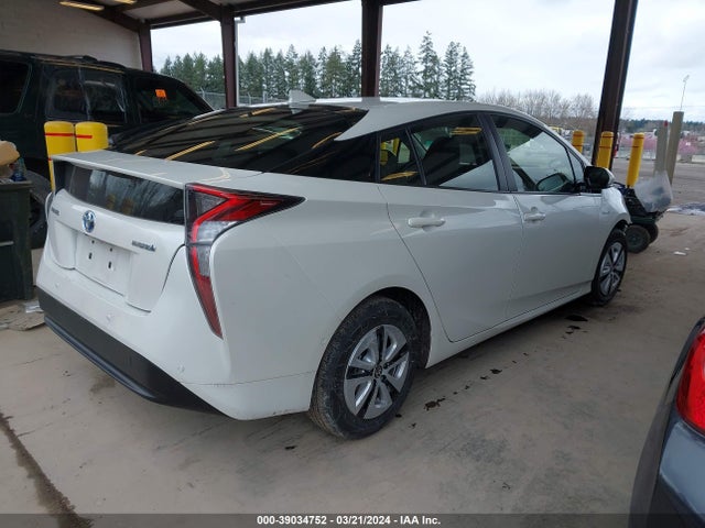Toyota Prius Two 2018 JTDKBRFU5J3059157 Image 4
