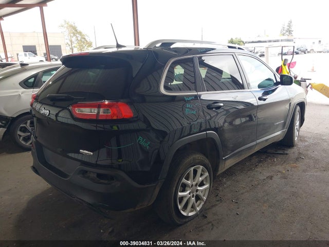 1C4PJLCB6JD560903 Jeep Cherokee Latitude Fwd