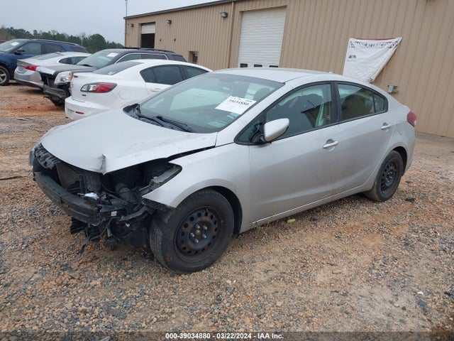 KIA FORTE LX 2017 3KPFK4A75HE140345 Image 2