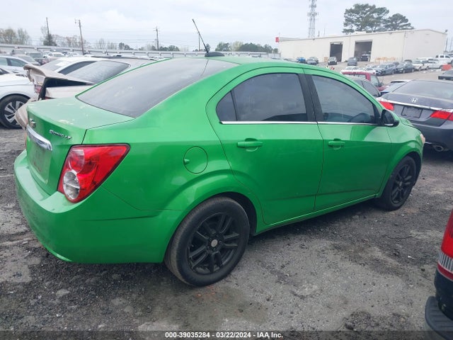 Chevrolet Sonic Lt Auto 2015 1G1JC5SH5F4170828 Image 4