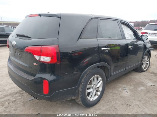 KIA SORENTO LX 2015 5XYKT3A69FG619767 Image 4