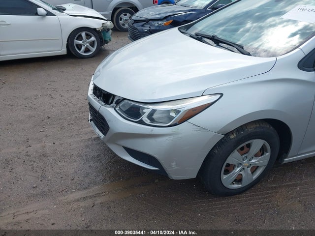 Chevrolet Cruze Ls Auto 2017 1G1BC5SM3H7212285 Image 12