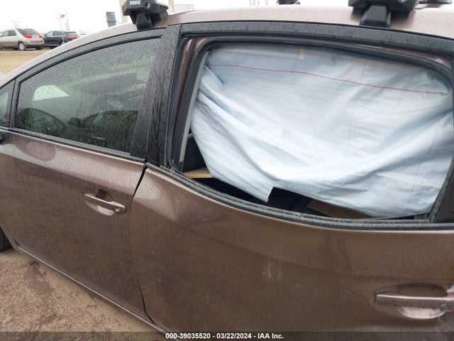 Toyota Prius V Four 2017 JTDZN3EU7HJ070364 Image 13