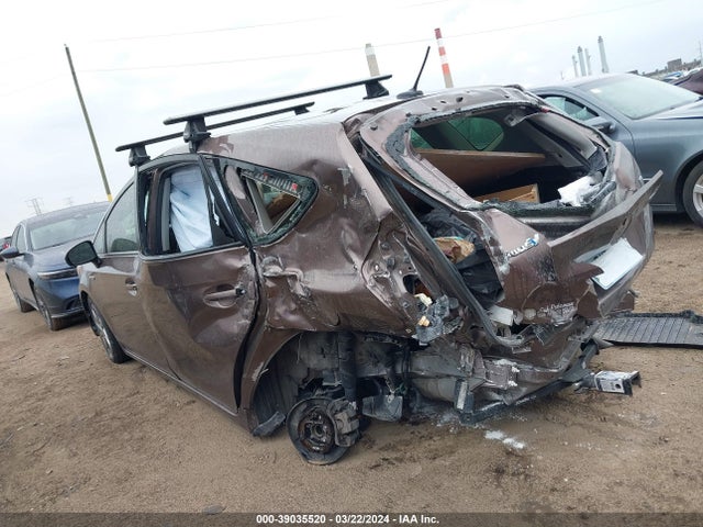 Toyota Prius V Four 2017 JTDZN3EU7HJ070364 Image 3
