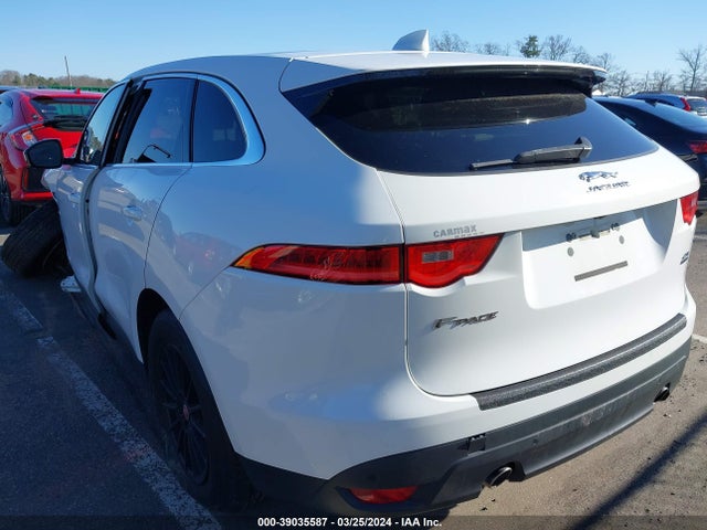 2019 JAGUAR F-PACE SADCS2FX4KA390528 Photo 2