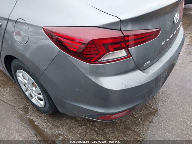 Hyundai ELANTRA SE 2019 5NPD74LF3KH445312 Image 18