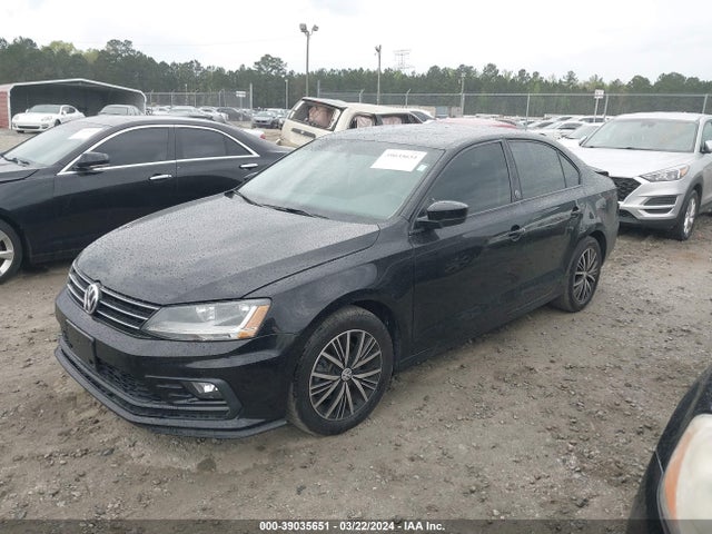 3VWDB7AJ5JM216773 Volkswagen Jetta 1.4t Se/1.4t Wolfsburg Edition