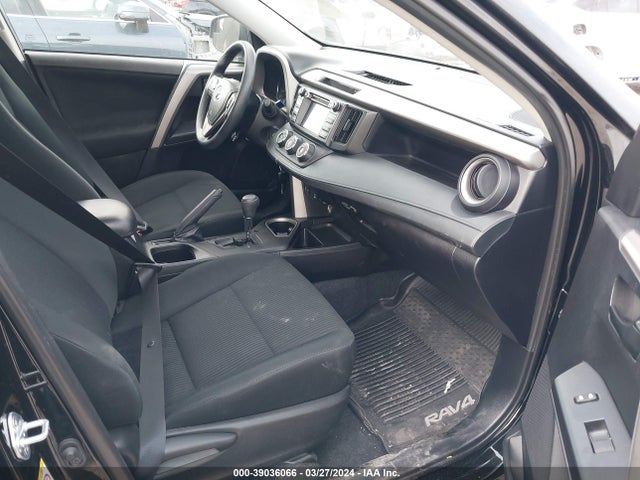 Toyota RAV4 LE 2018 2T3BFREV7JW835347 Image 5