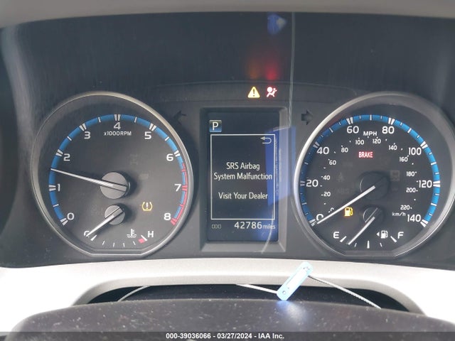 Toyota RAV4 LE 2018 2T3BFREV7JW835347 Image 7