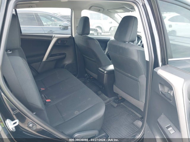 Toyota RAV4 LE 2018 2T3BFREV7JW835347 Image 8