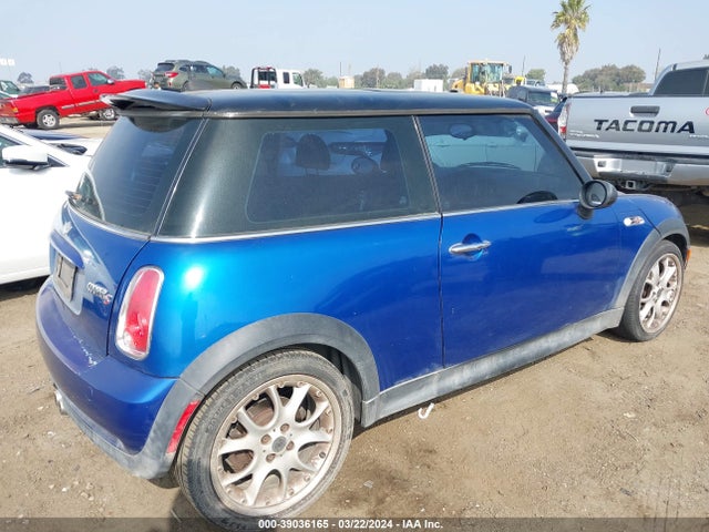 2006 MINI COOPER S WMWRE33576TN26146 Photo 3