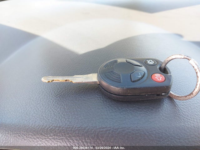39036174 :رقم المزاد ، 3LNHL2GC2AR657885 vin ، 2010 Lincoln Mkz مزاد بيع
