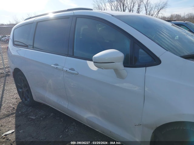 2C4RC1GG2NR123495 Chrysler Pacifica Limited