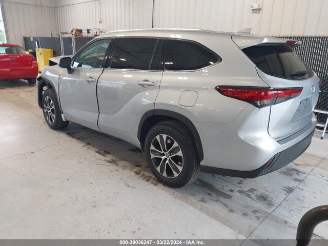 Toyota Highlander Xle 2021 5TDGZRAH8MS516476 Image 3