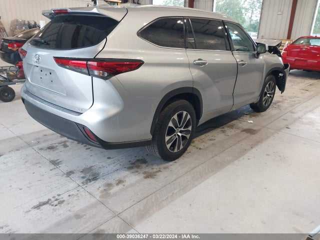 Toyota Highlander Xle 2021 5TDGZRAH8MS516476 Image 4