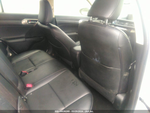 JTHKD5BH9F2224697 Lexus CT 200H