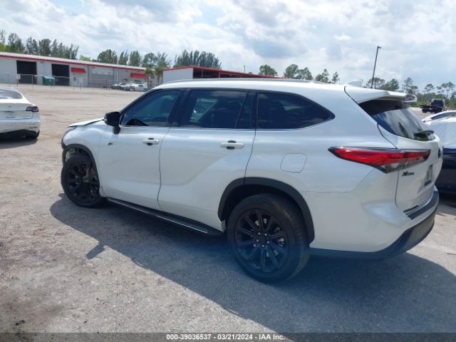 2022 TOYOTA HIGHLANDER 5TDGZRAH0NS554706 Photo 2