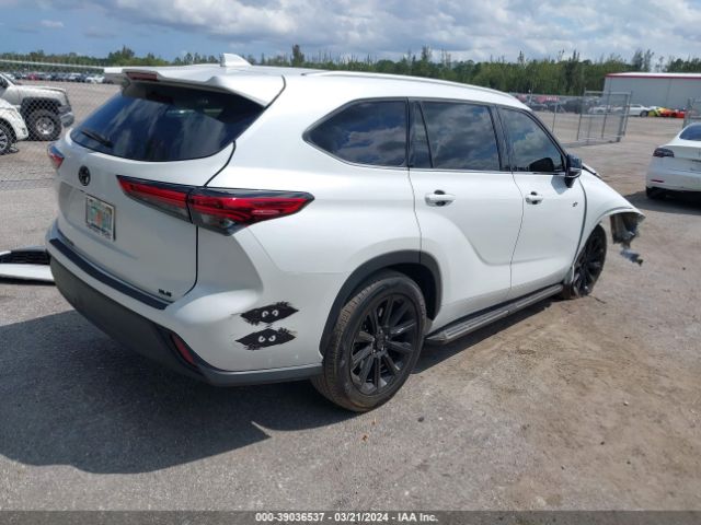 2022 TOYOTA HIGHLANDER 5TDGZRAH0NS554706 Photo 3