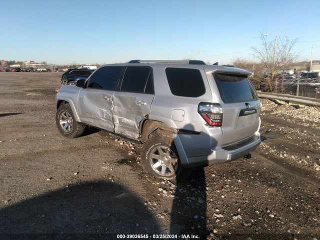 Toyota 4runner Trail 2014 JTEBU5JR2E5168977 Image 3
