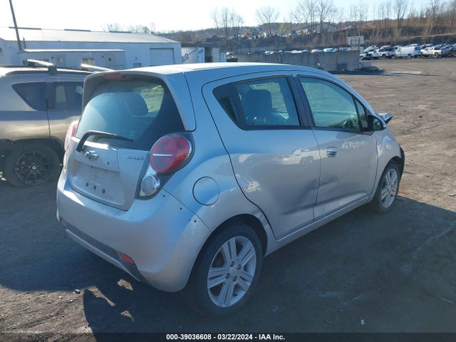 Chevrolet Spark 1lt Auto 2014 KL8CD6S99EC539649 Image 4