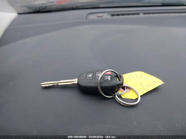 Toyota COROLLA LE 2017 5YFBURHE1HP734097 Image 11