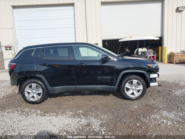 3C4NJCBB0NT213284 Jeep Compass Latitude Fwd
