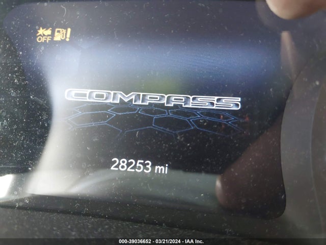 3C4NJCBB0NT213284 Jeep Compass Latitude Fwd