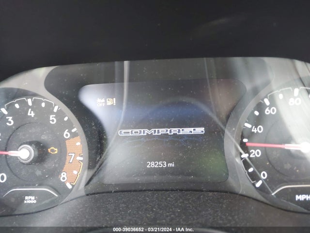3C4NJCBB0NT213284 Jeep Compass Latitude Fwd