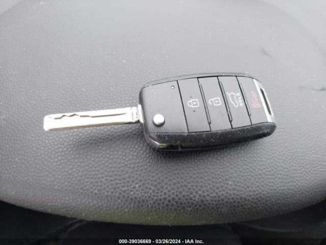 2016 KIA SOUL KNDJN2A26G7824457 Photo 10