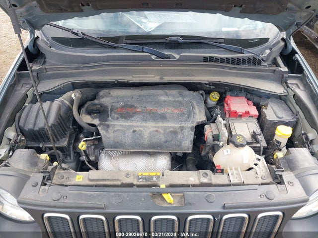 Jeep Renegade Latitude 4x4 2018 ZACCJBBB4JPH12866 Image 10