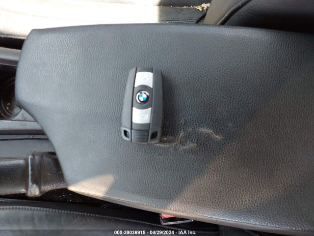39036915 :رقم المزاد ، WBAUP735X8VF08357 vin ، 2008 Bmw 128i مزاد بيع