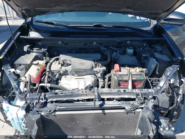 Toyota RAV4 LE 2018 JTMZFREV5JJ169182 Image 10
