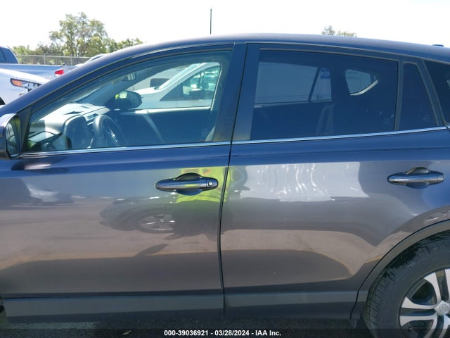 Toyota RAV4 LE 2018 JTMZFREV5JJ169182 Image 15